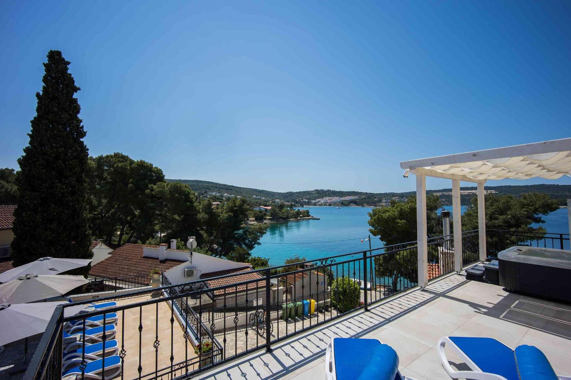 Boutique Guesthouse Sveti Petar, On The Beach, Heated Pool & Boat Berth - Adult Only Nečujam エクステリア 写真