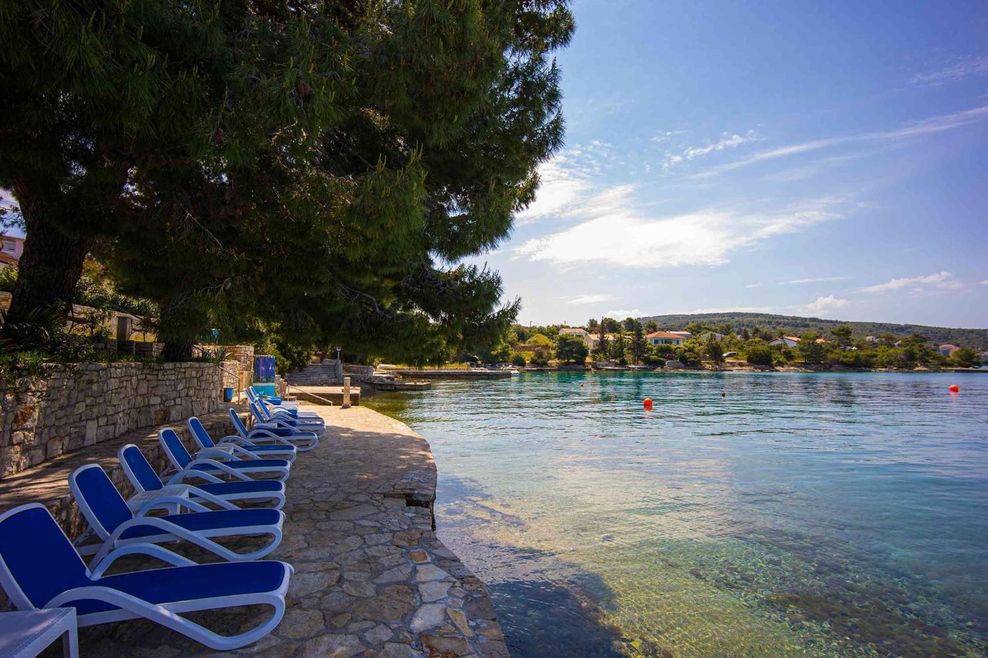 Boutique Guesthouse Sveti Petar, On The Beach, Heated Pool & Boat Berth - Adult Only Nečujam エクステリア 写真