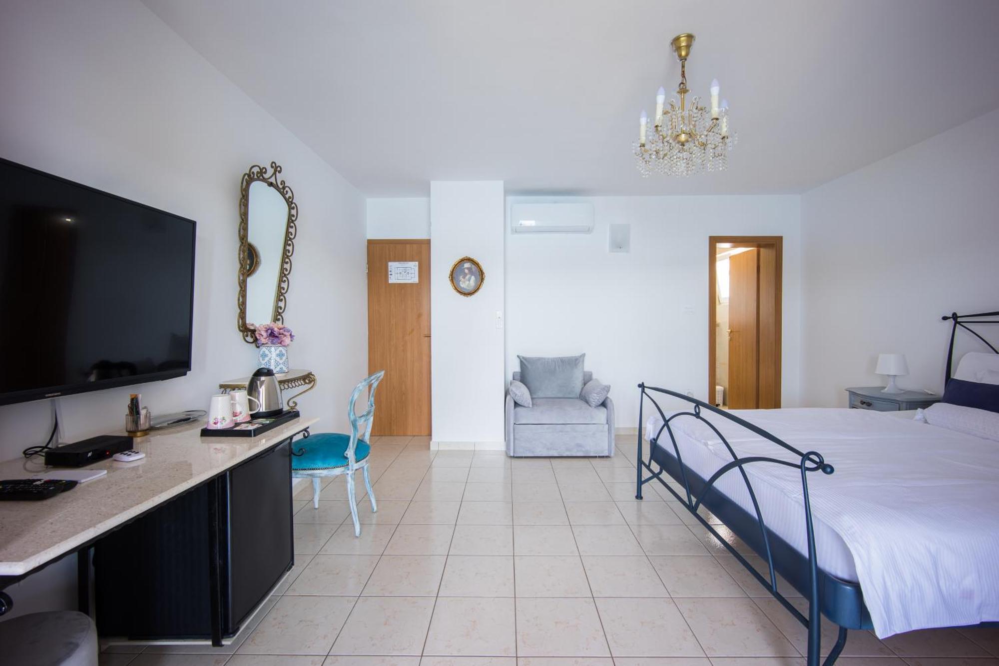 Boutique Guesthouse Sveti Petar, On The Beach, Heated Pool & Boat Berth - Adult Only Nečujam エクステリア 写真